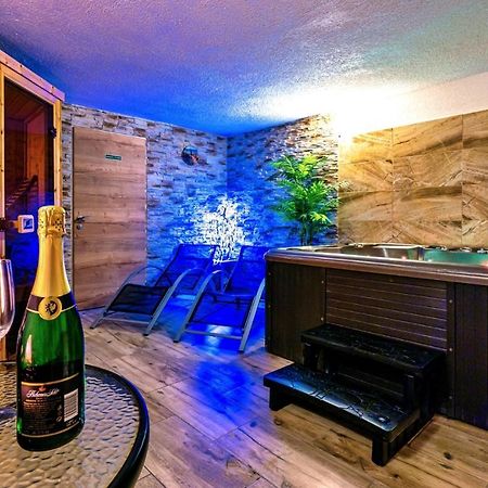 Hotel Stara Skola Na Sumave Horice na Sumave Bagian luar foto
