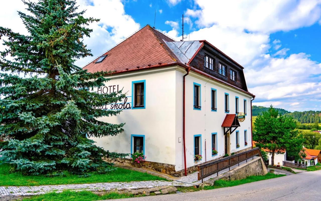 Hotel Stara Skola Na Sumave Horice na Sumave Bagian luar foto